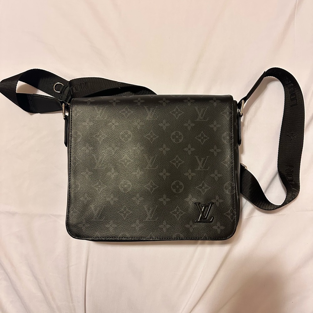 Louis Vuitton Monogram Black Messenger Bag